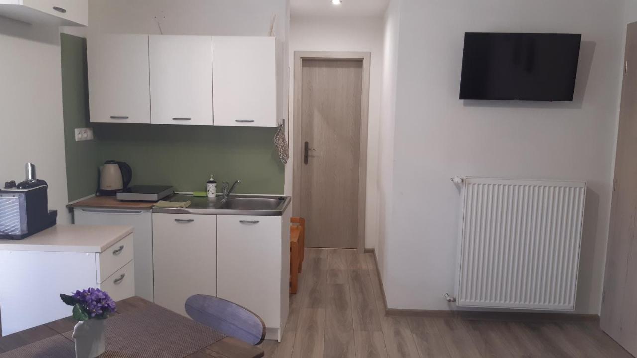 Bike Apartments 1 Hodrusa Ngoại thất bức ảnh