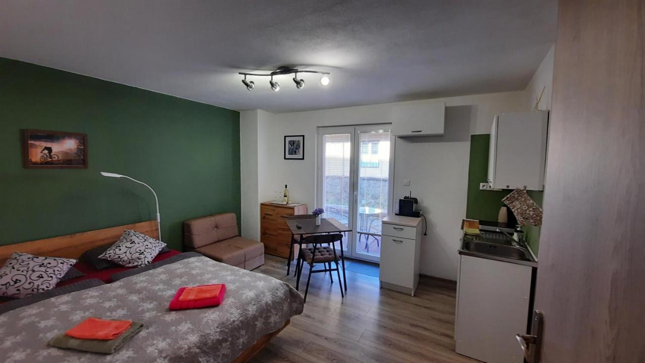 Bike Apartments 1 Hodrusa Ngoại thất bức ảnh